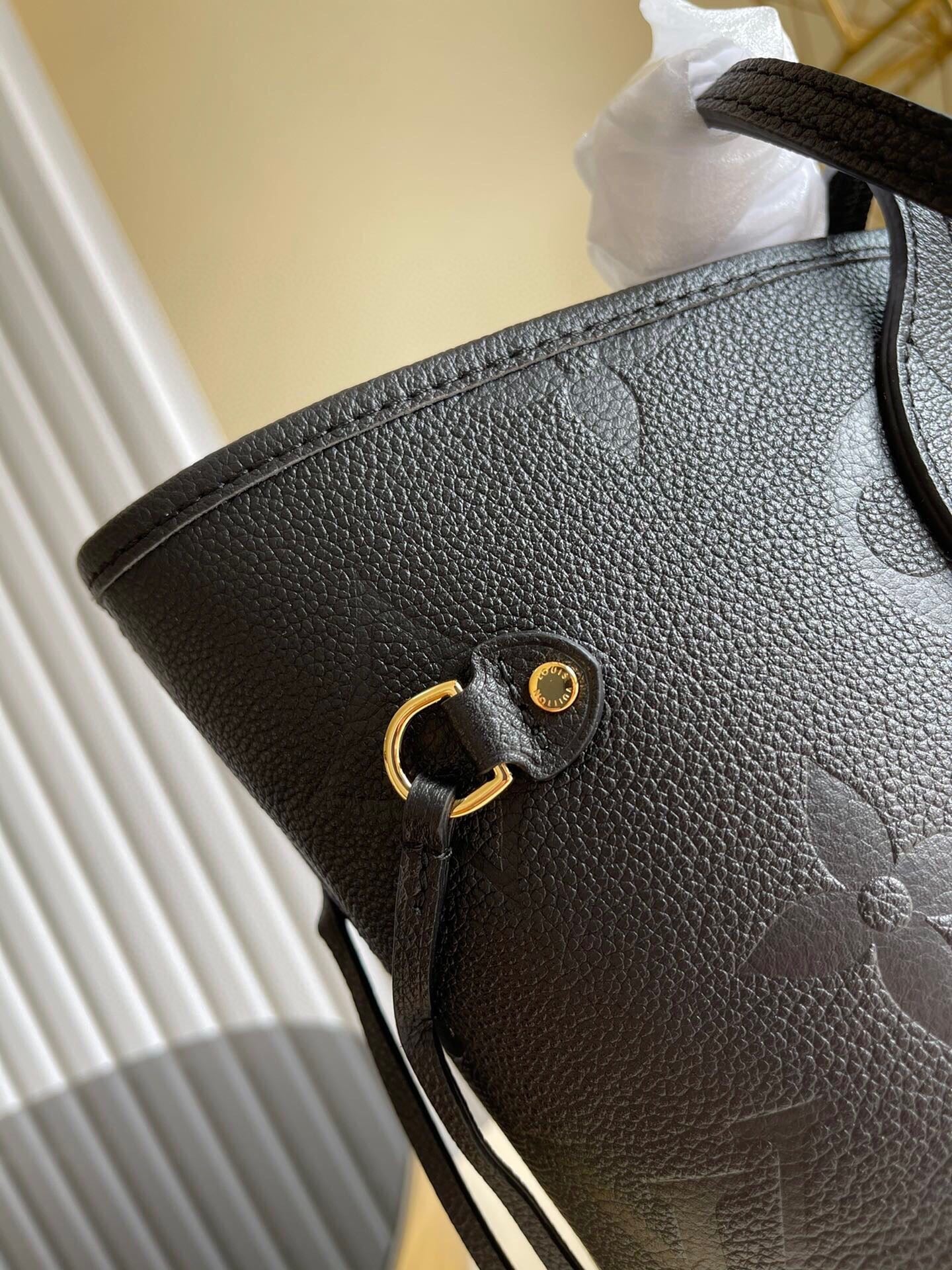 Louis Vuitton Neverfull MM Tote Bag