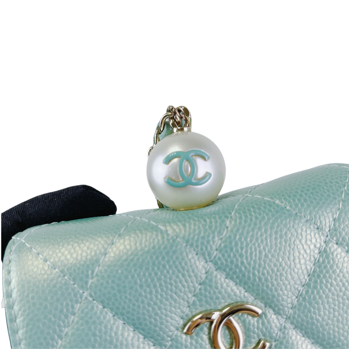Caviar Quilted Pearl  Holder Caviar Blue GHW