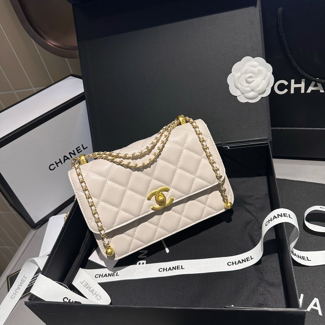 CHANEL Flip Chain Bag Shoulder Bag