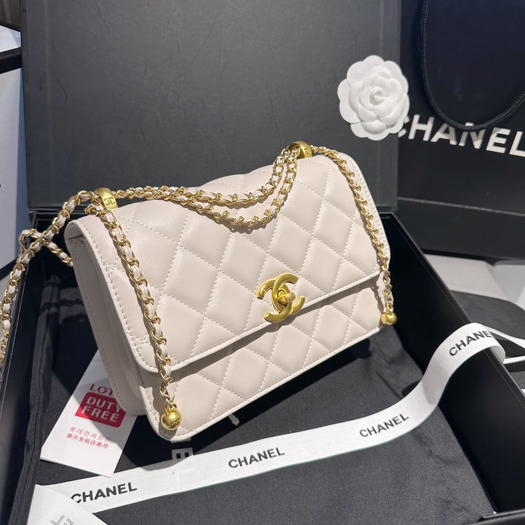 CHANEL Flip Chain Bag Shoulder Bag