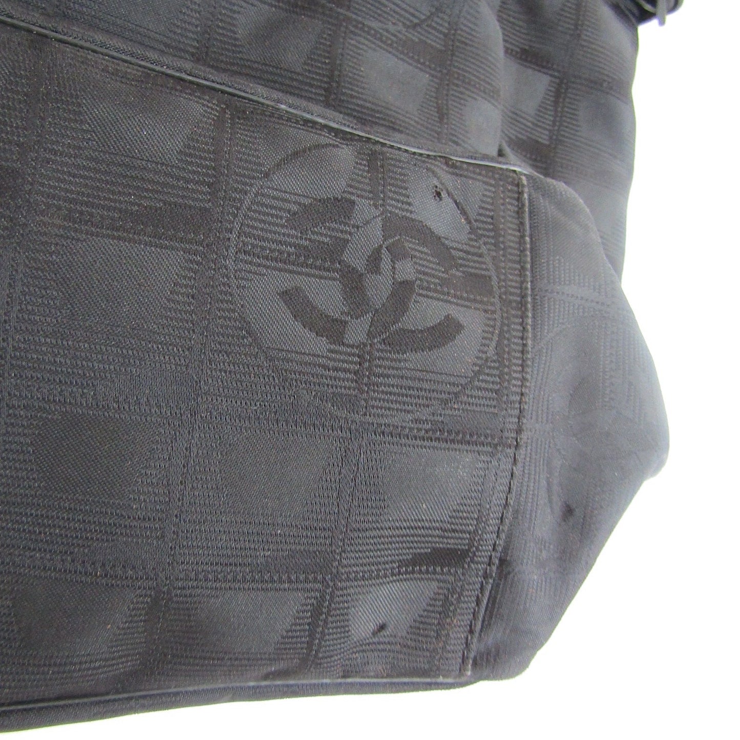 CHANEL Shoulder Bag in Black Fabric
