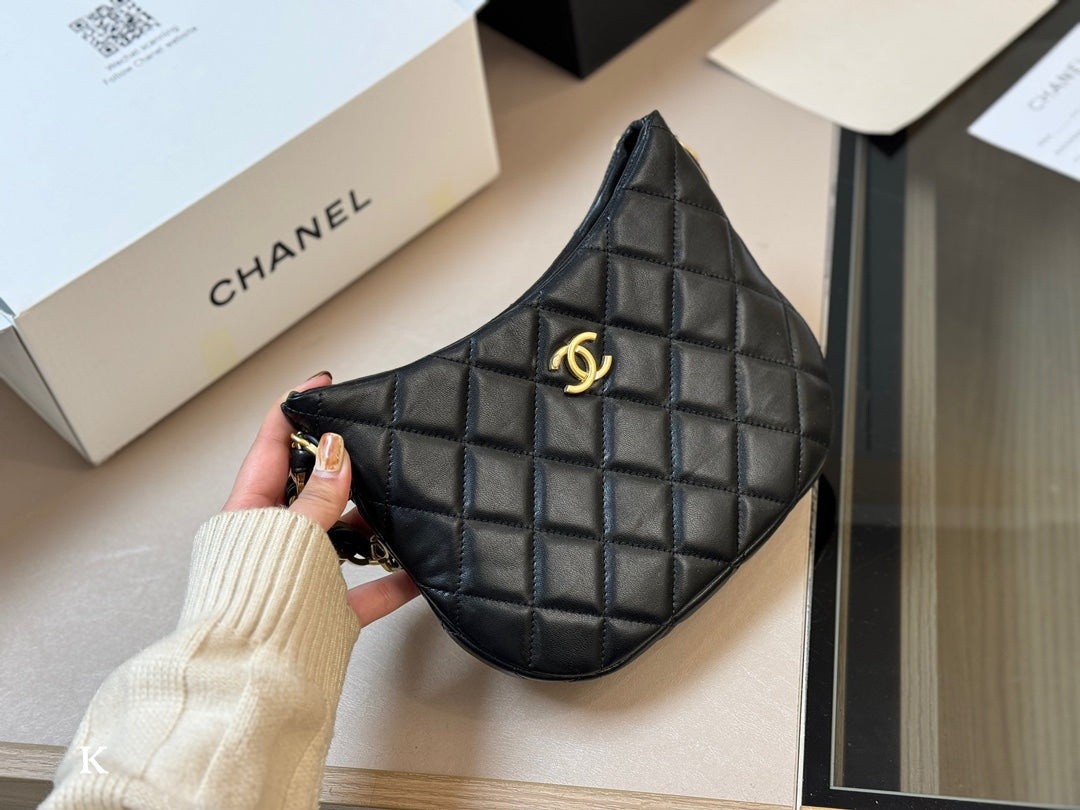 CHANEL Hobo Handbag Bag