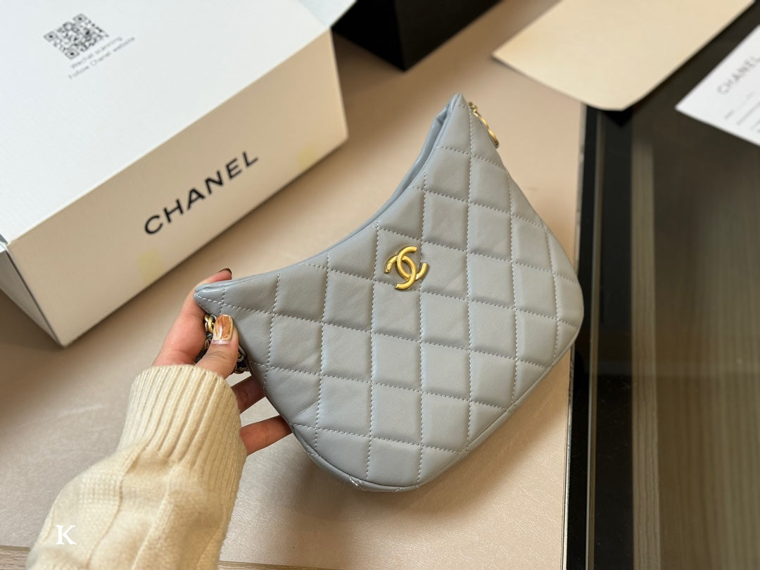 CHANEL Hobo Handbag Bag