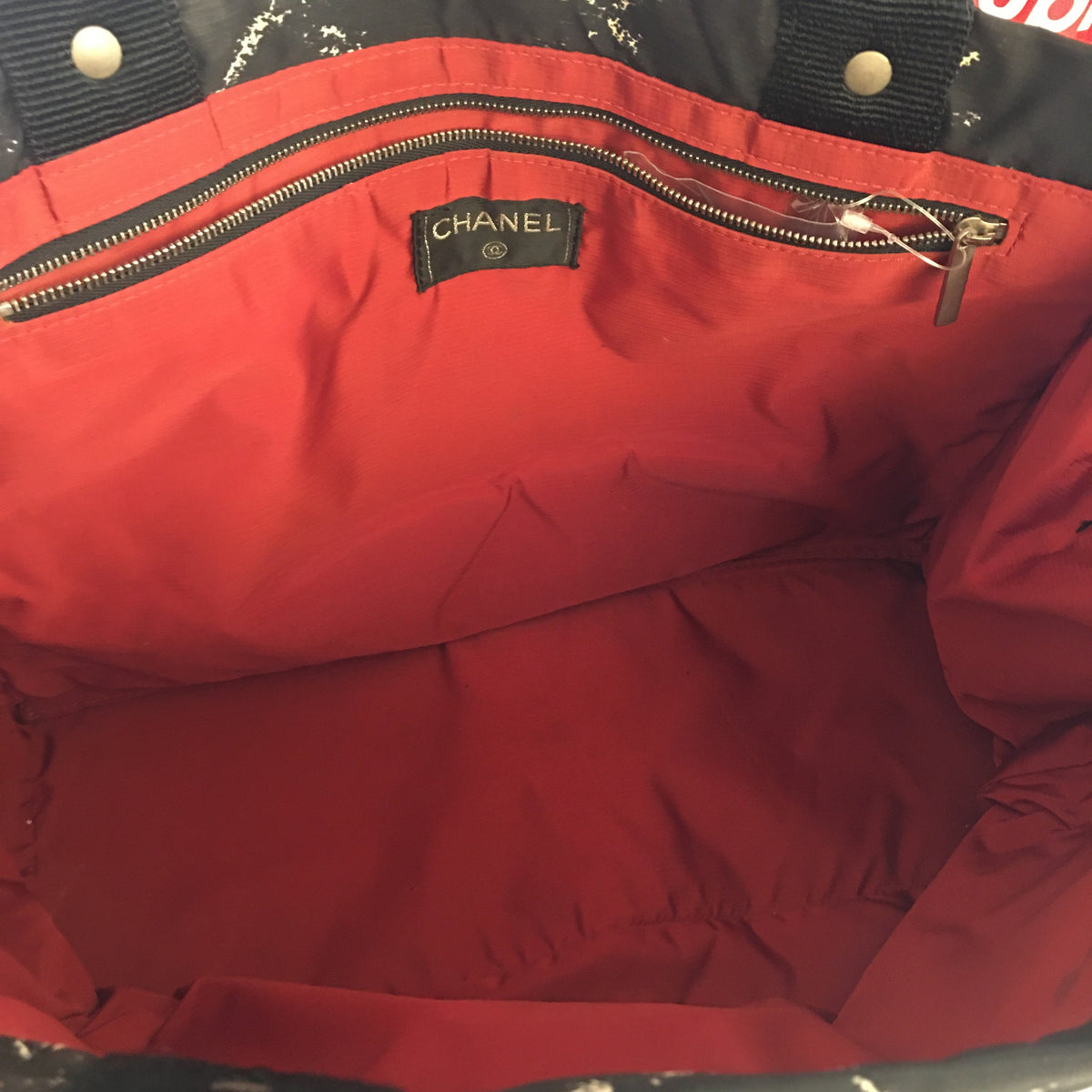Top Quality Chanel Handbag in Black Fabric