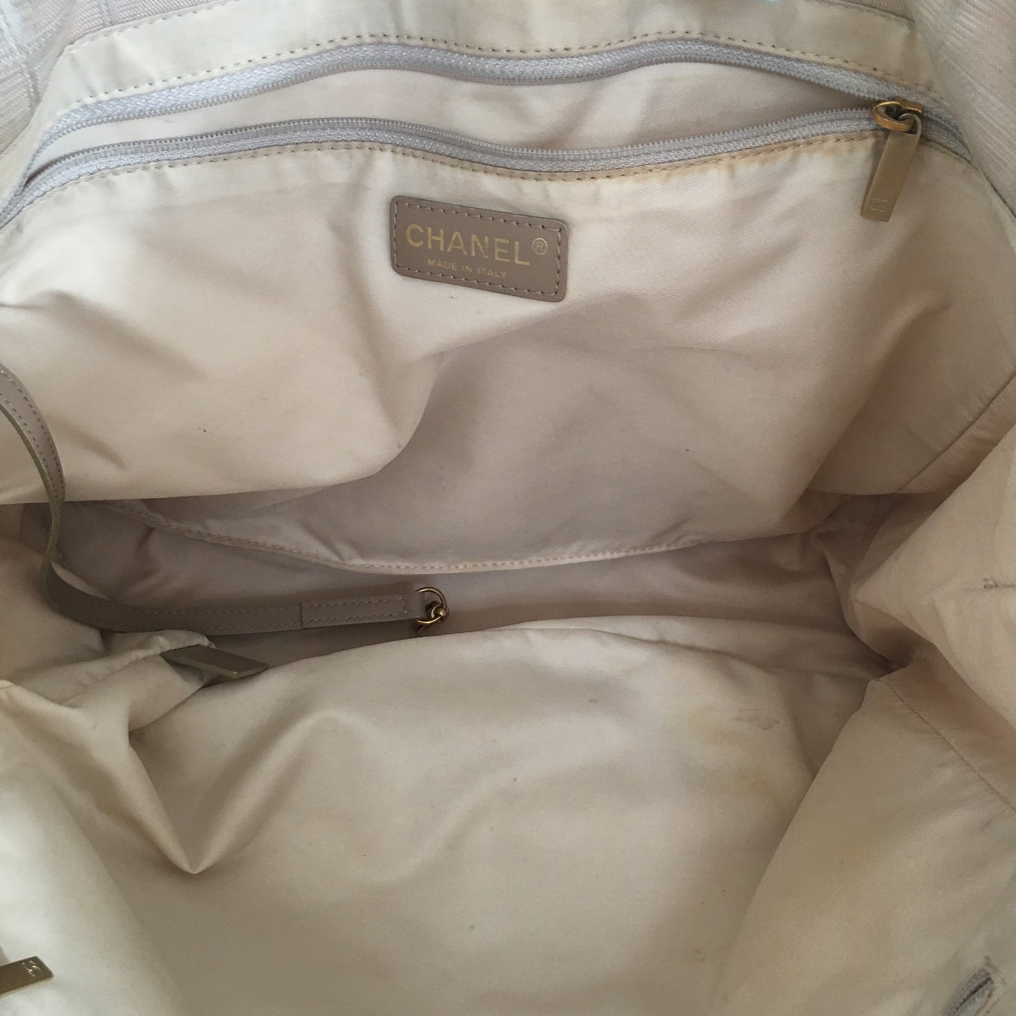 CHANEL Shoulder Bag in Beige Fabric