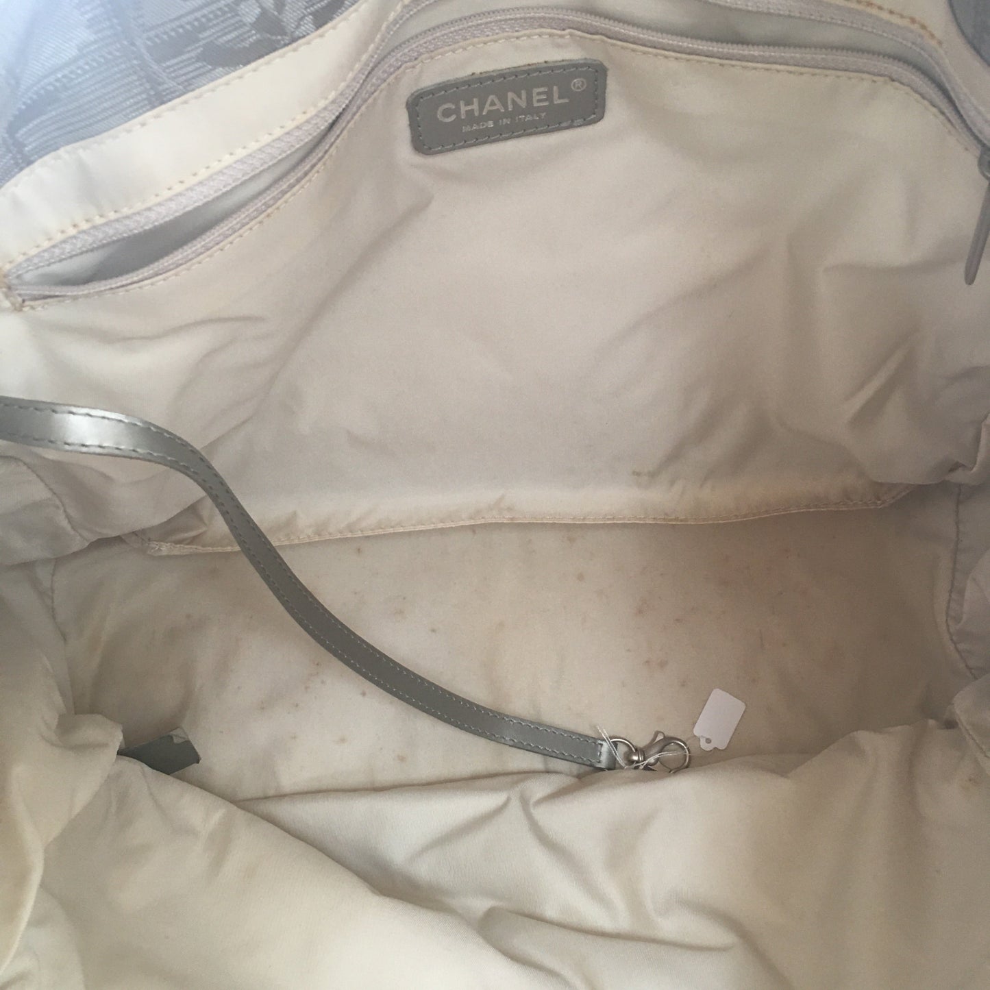 CHANEL Shoulder Bag in Silver Fabric