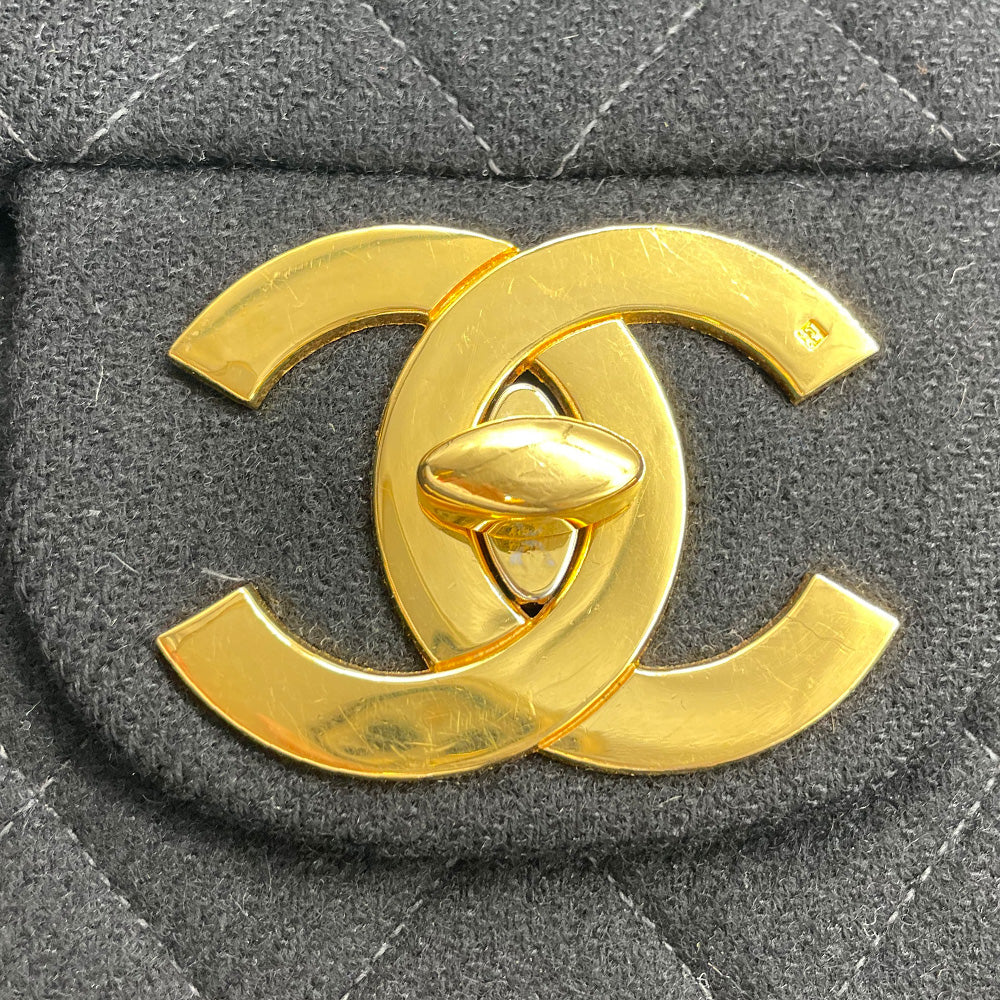 CHANEL Maxi Flap Bag