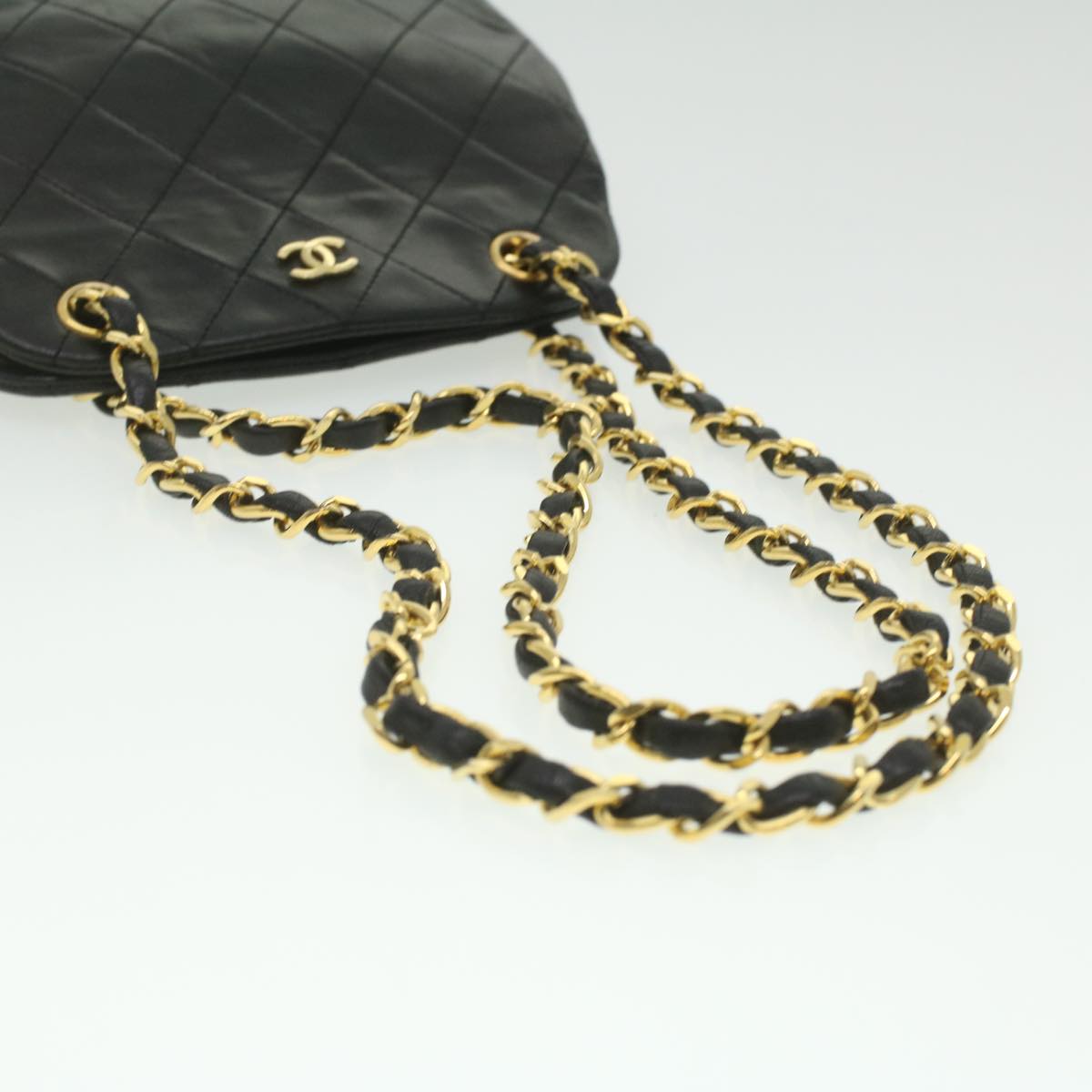Top Quality Chanel Matelasse Clasp Chain Shoulder Bag Lamb Skin Black CC Auth kk164