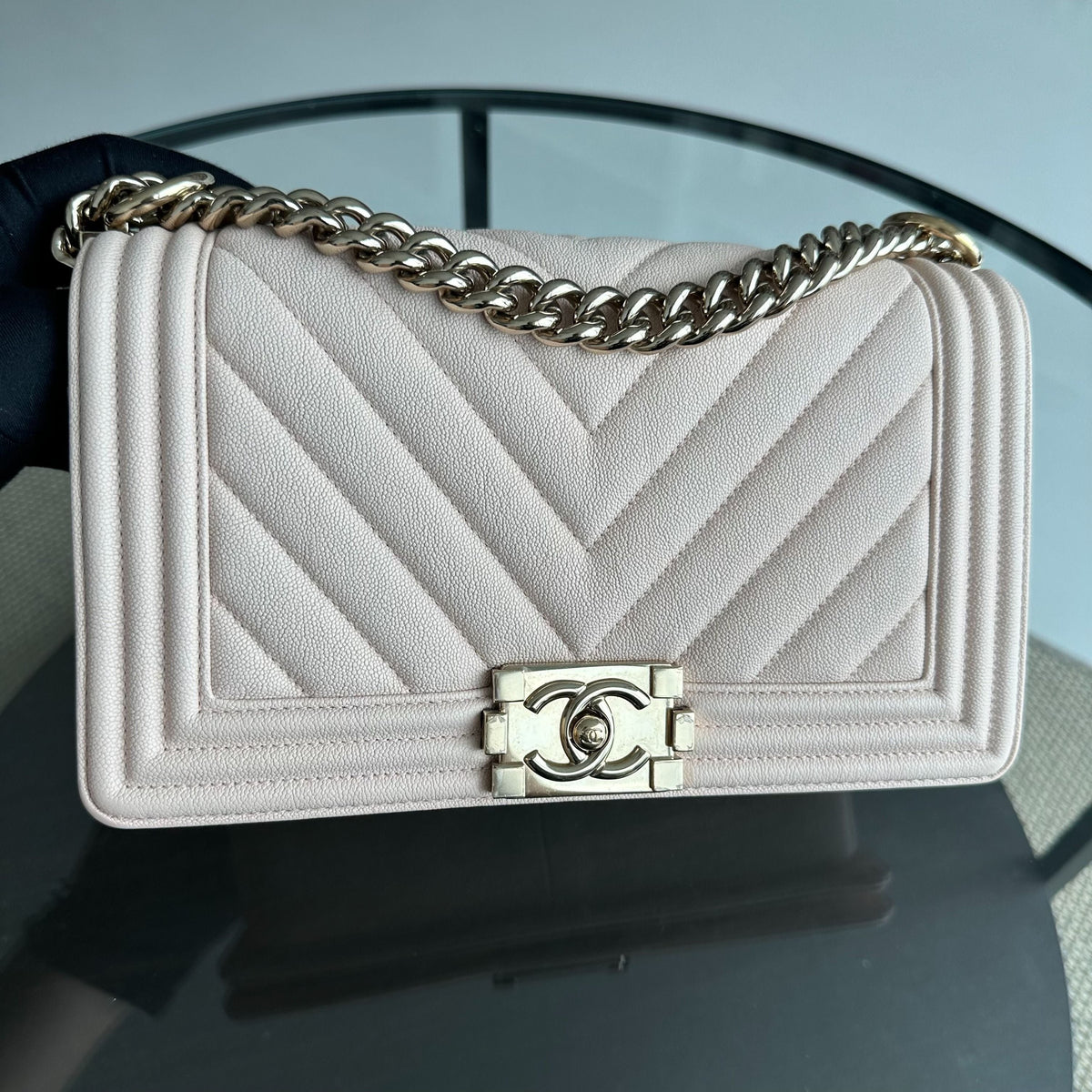 *Like New, 2021* Caviar Boy Old Medium 25CM Chevron Calfskin Leboy Light Pink LGHWNo 30