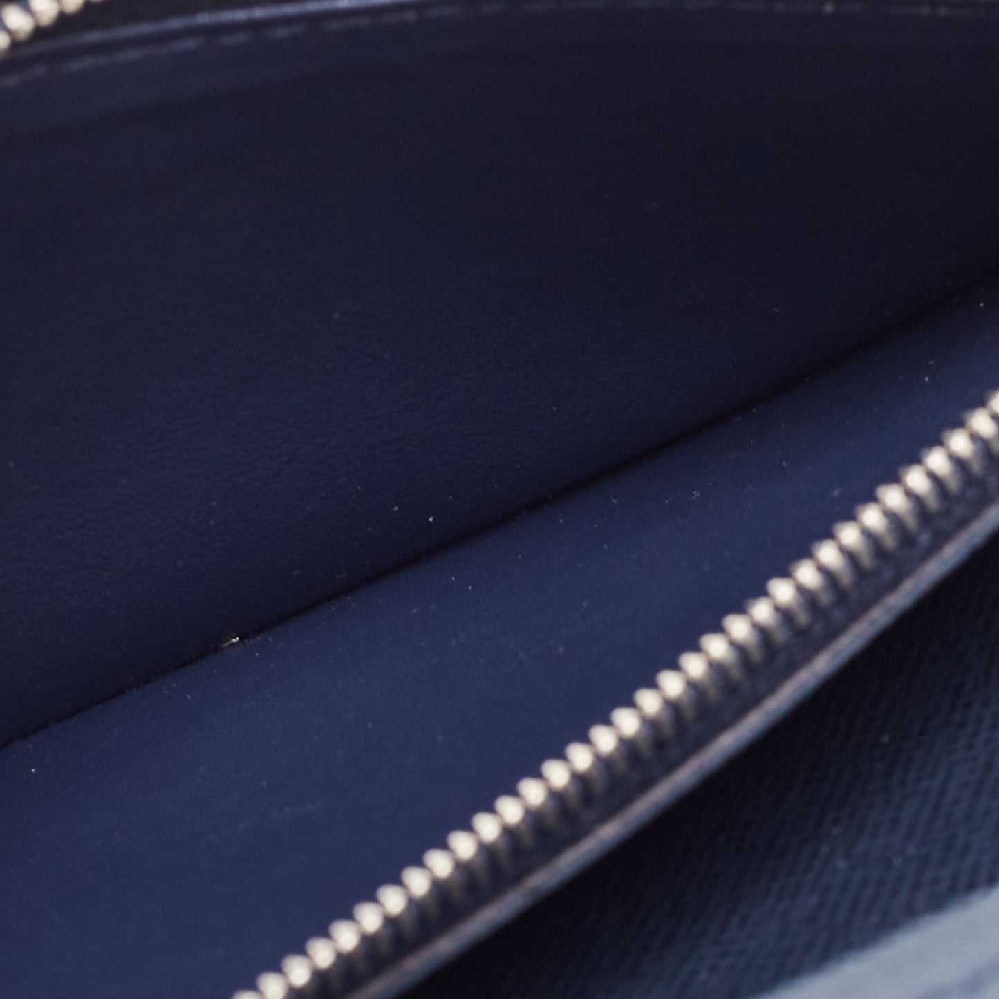 LOUIS VUITTON Navy Blue Epi Leather Brazza Wallet