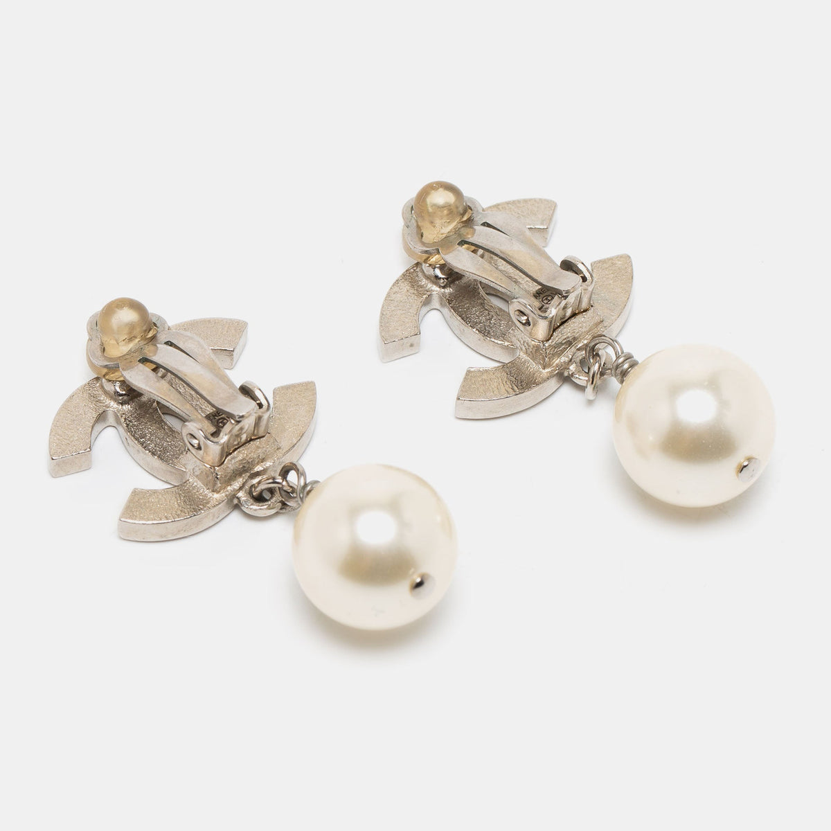 Chanel Silver Tone CC Quilt Faux Pearl Drop Earring
