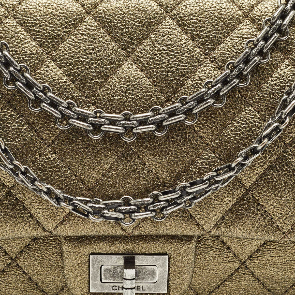 CHANEL Metallic Green Quilted Leather 2.55 Reissue 225 Flap Bag