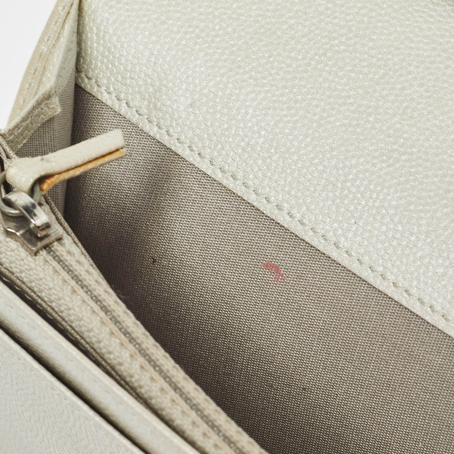 CHANEL Pearl White Caviar Leather CC L Yen Continental Wallet