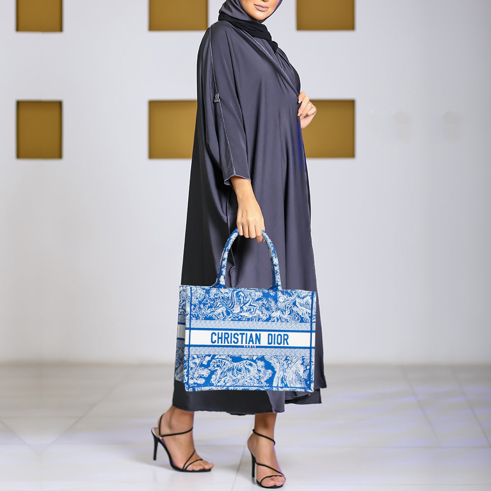 DIOR Blue/White Embroidered Canvas Medium Toile de Jouy Book Tote