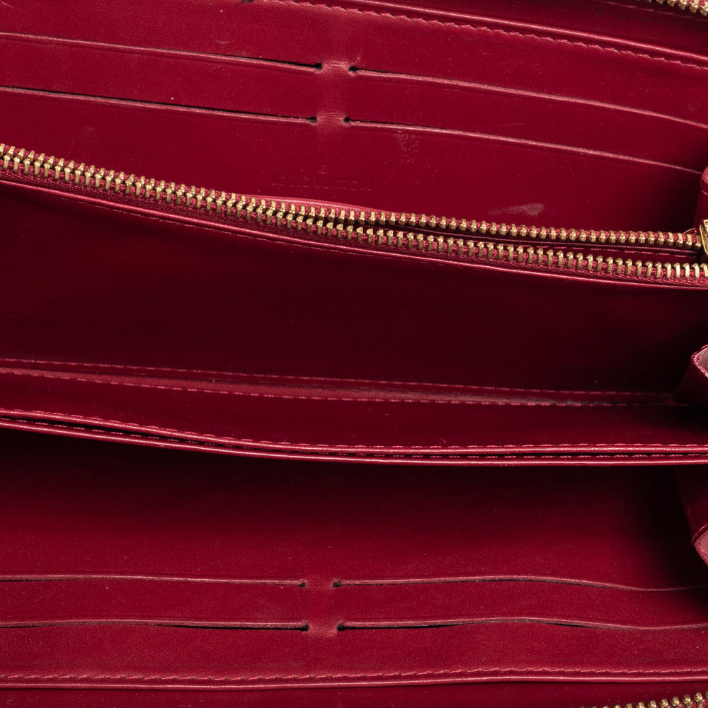 Louis Vuitton Pomme D&rsquo;amour Monogram Vernis Zippy Wallet