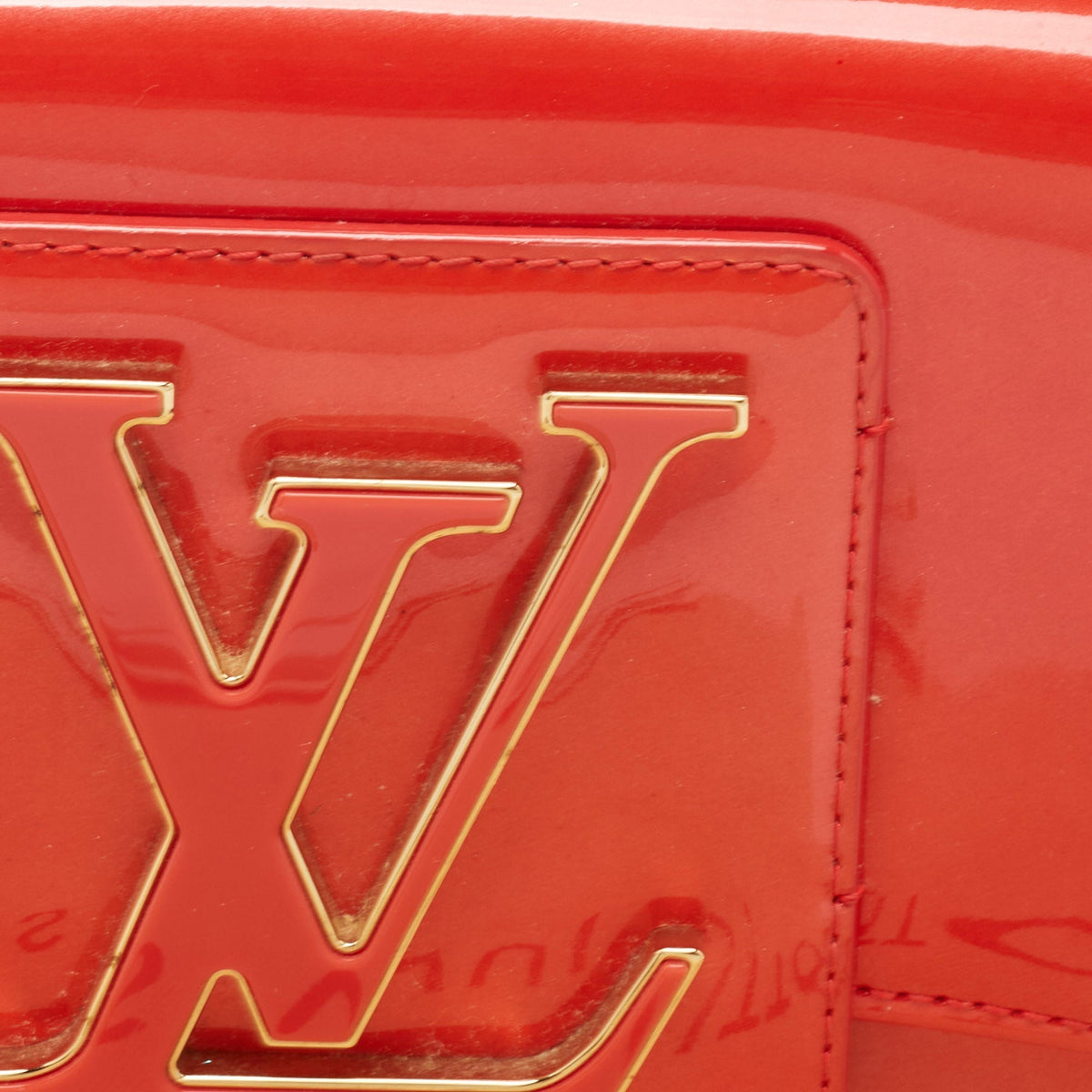 LOUIS VUITTON Rouge Grenadine Vernis Sobe Clutch