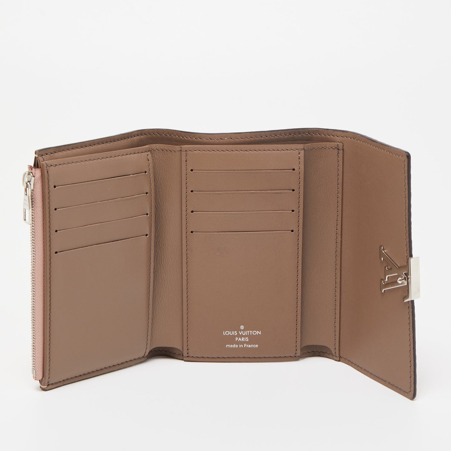 LOUIS VUITTON Magnolia Leather Capucines Compact Wallet