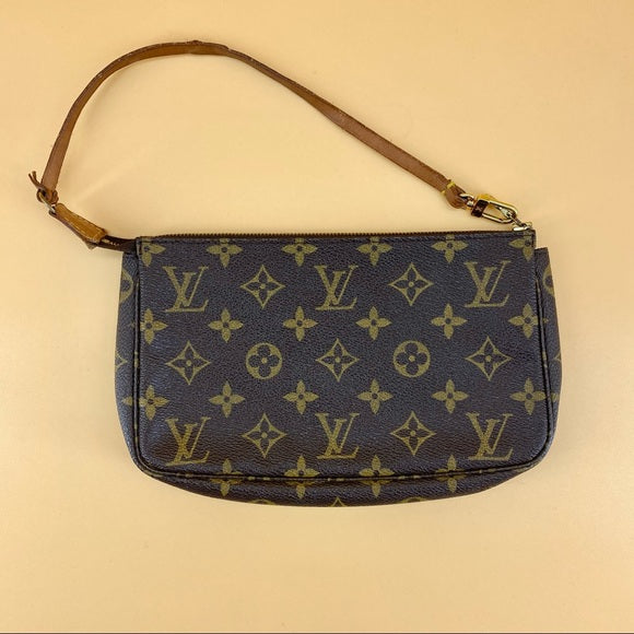LOUIS VUITTON pochette accessories shoulder bag
