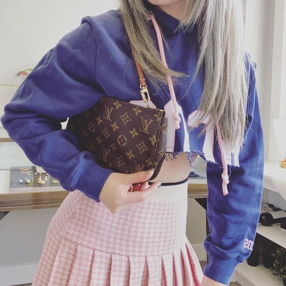 LOUIS VUITTON pochette accessories shoulder bag