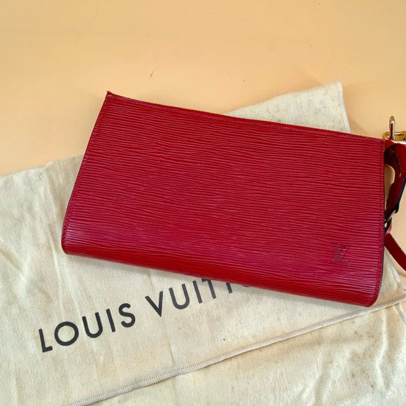 LOUIS VUITTON Red EPI pochette accessories shoulder bag TWS
