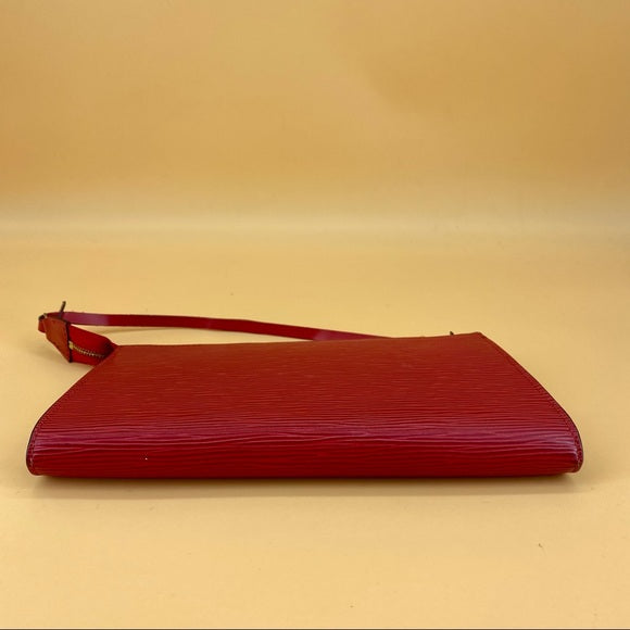 LOUIS VUITTON Red EPI pochette accessories shoulder bag TWS