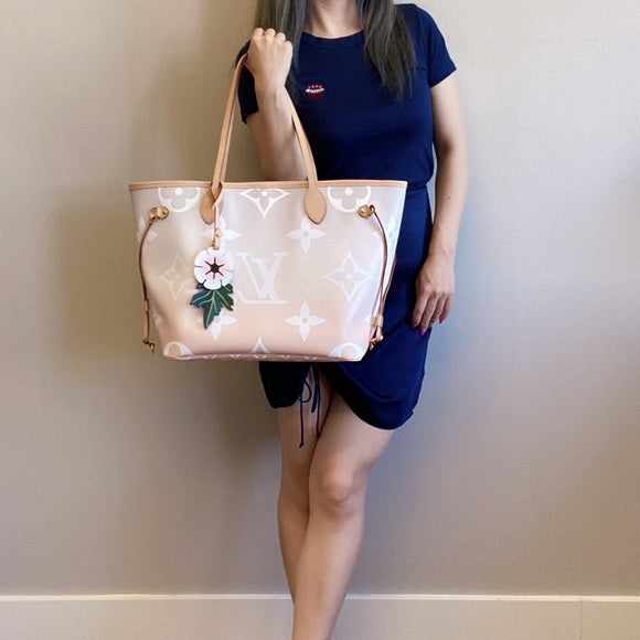 LOUIS VUITTON never full MM