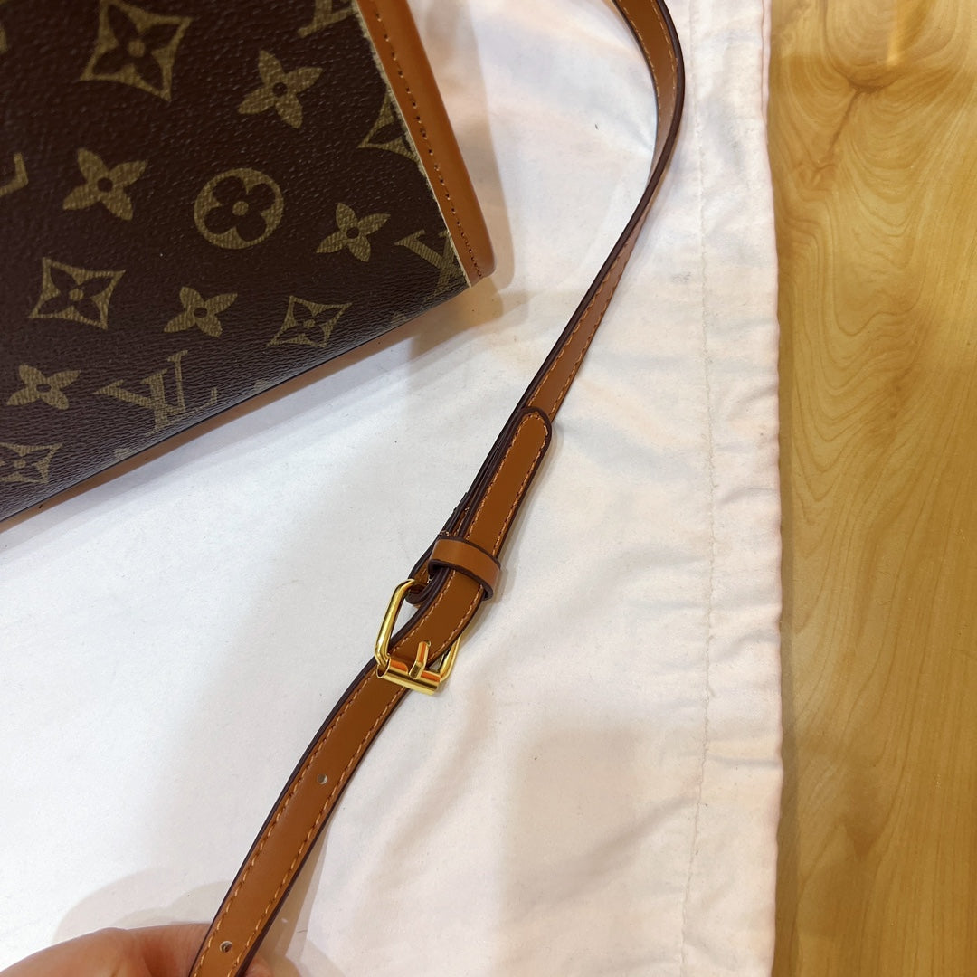 Louis Vuitton (Coach, Michael Kors,  Gucci)handbags