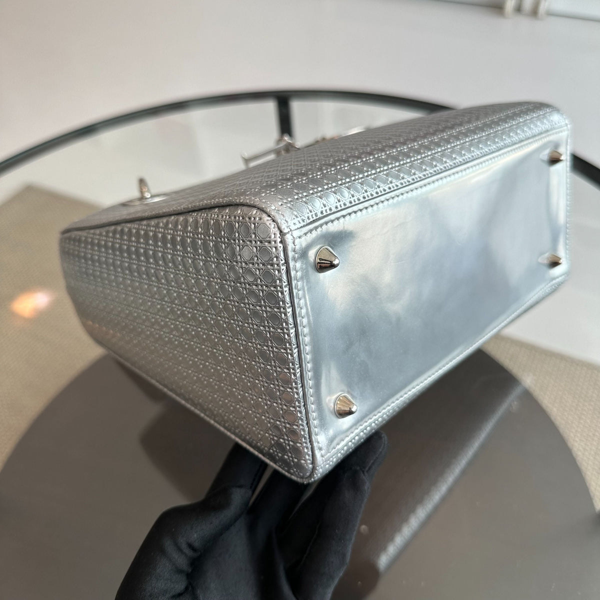*No Strap* Lady Medium Micro-Cannage Metallic Limited Edition Silver SHW