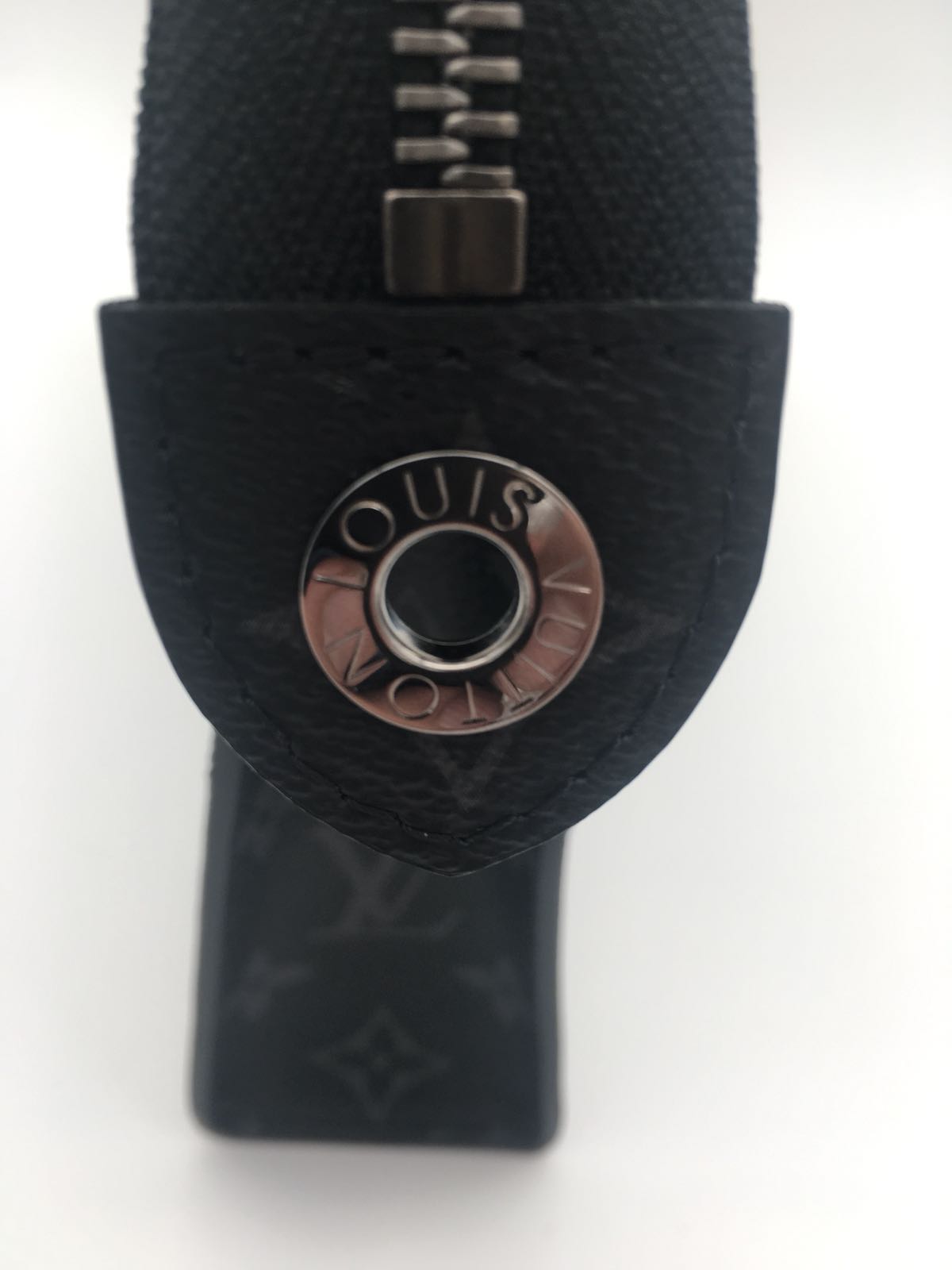 Louis Vuitton | Pochette Voyage MM | M63039