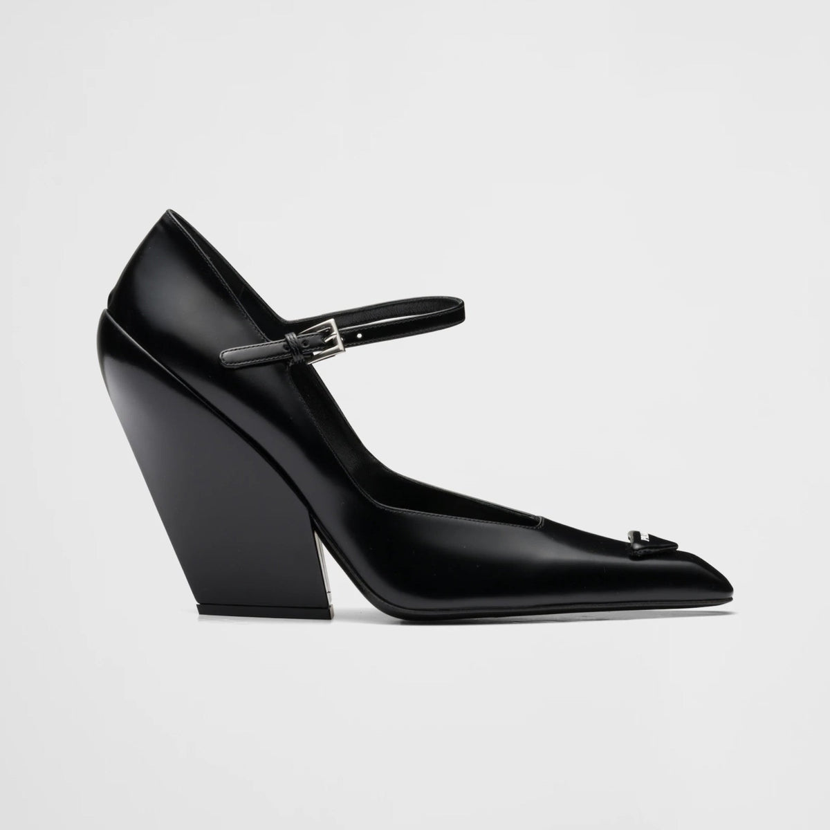Brushed leather pumps