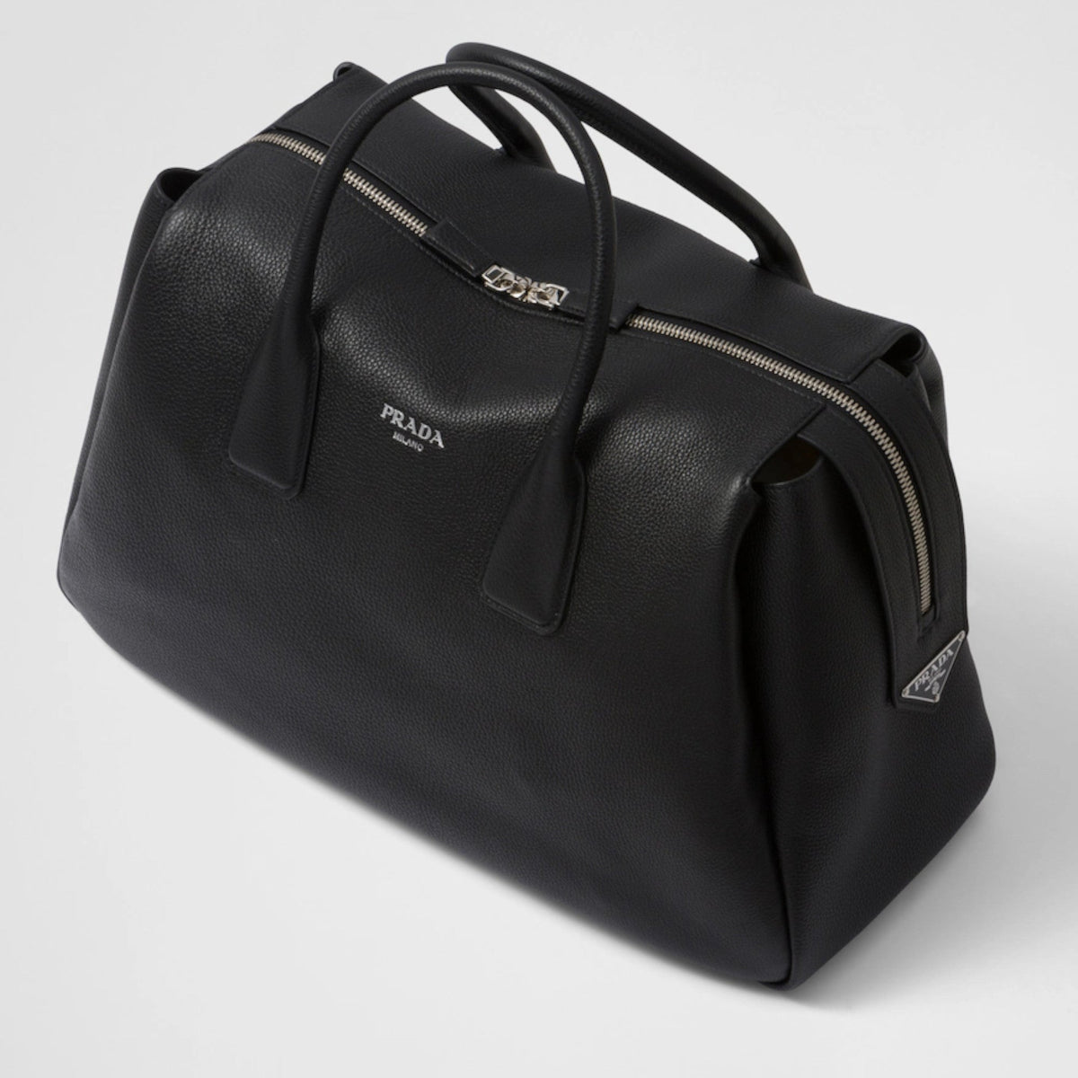 Leather travel bag
