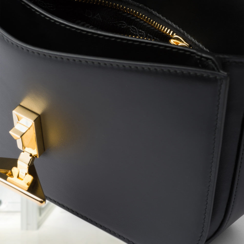 Leather shoulder bag