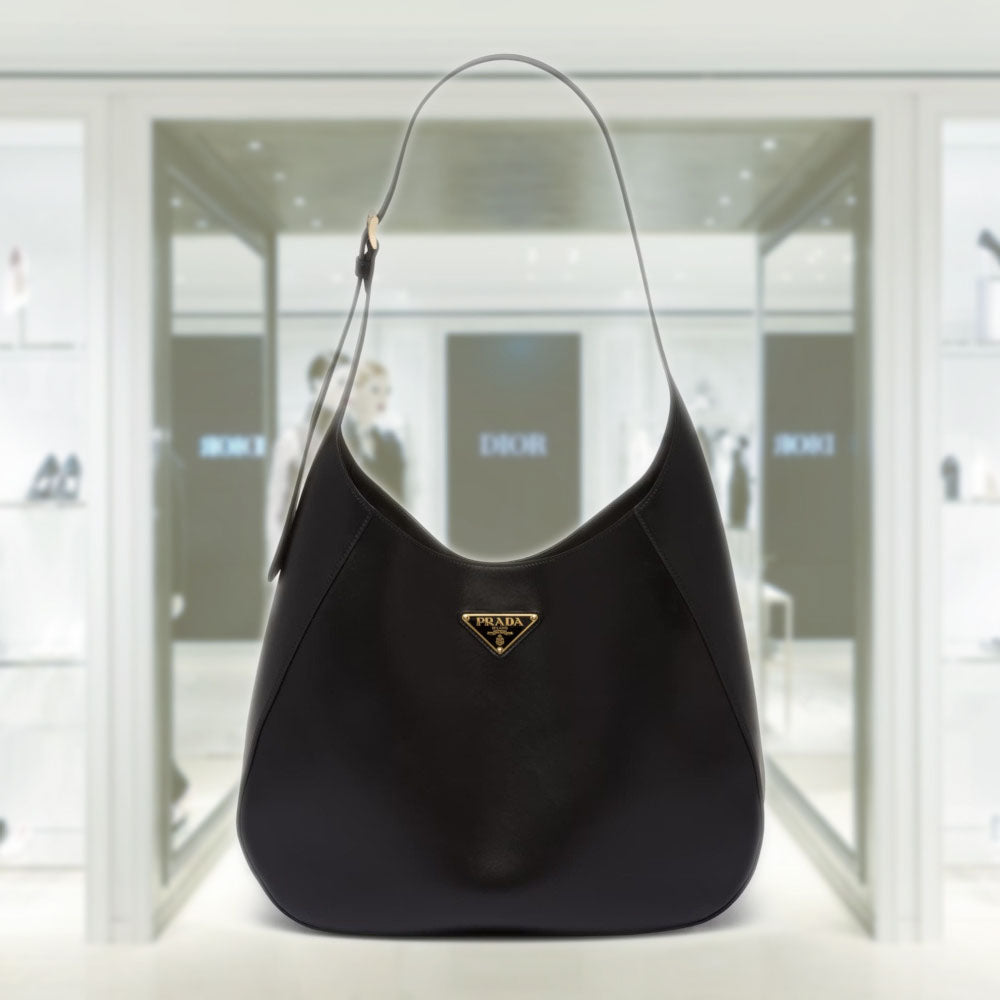 Large leather shoulder bag with topstitching