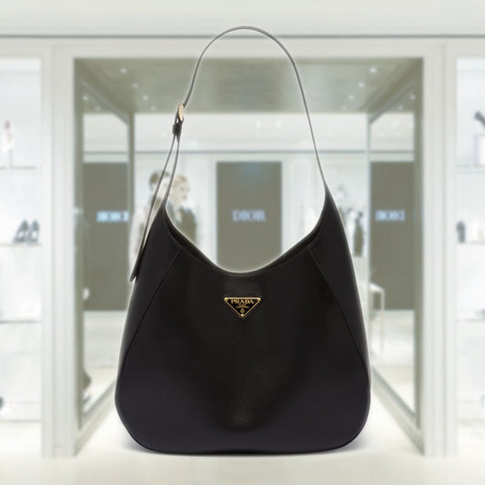 Large leather shoulder bag with topstitching