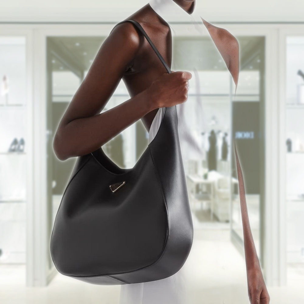 Large leather shoulder bag with topstitching