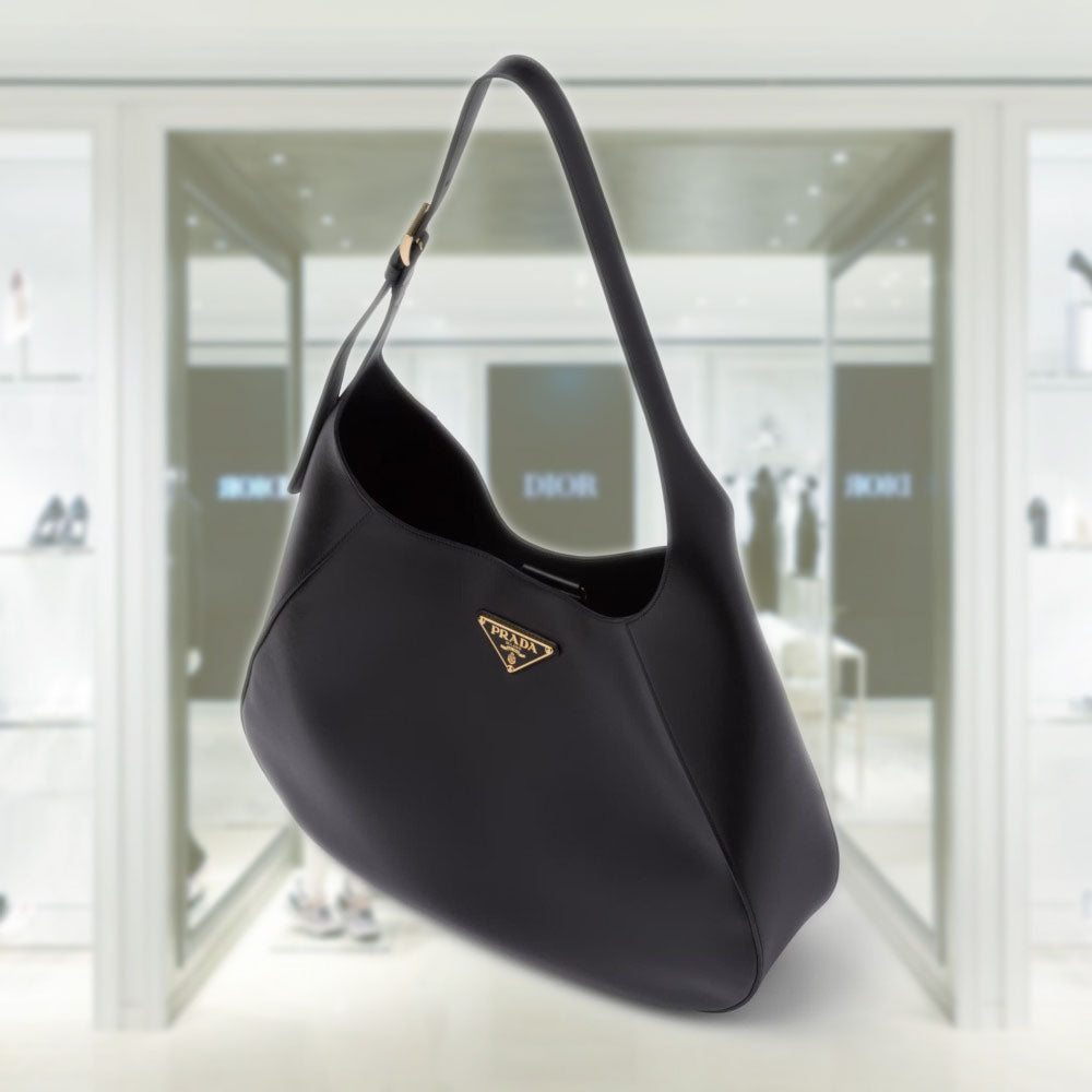 Large leather shoulder bag with topstitching