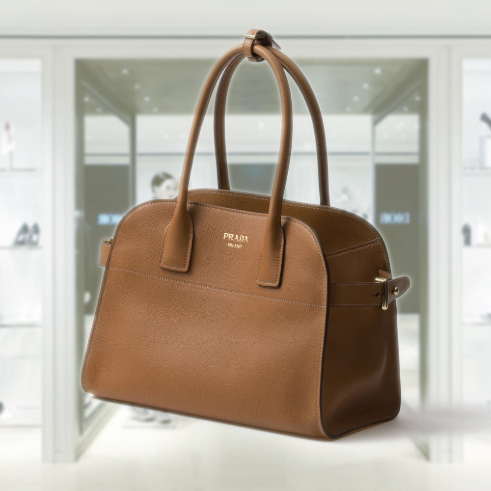 Medium leather tote bag