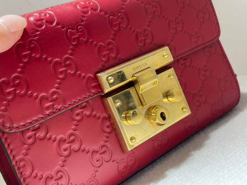 Gucci pad lock small