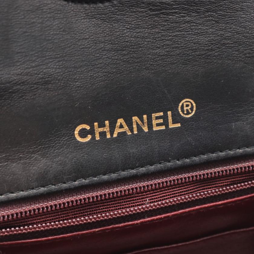 Chanel Mini Matelasse Chain Shoulder Bag Lambskin Black Gold Hardware 880182