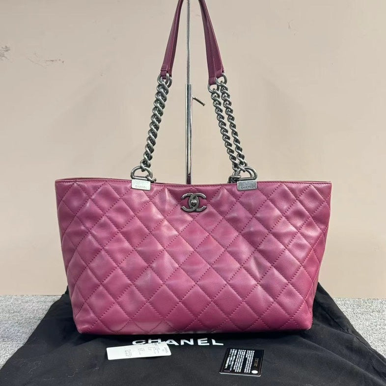 Chanel Tote Bag