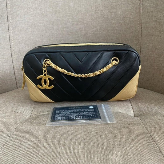 Chanel Camera Bag Calfskin Crossbody (Card 20xxx) 22*11cm