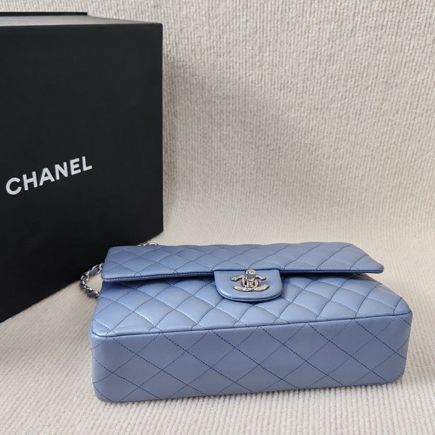Chanel CF Classic Flap Bag 4043017