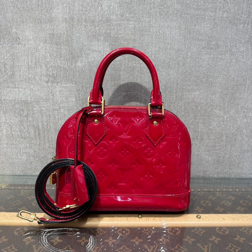 Louis Vuitton Vernis Alma BB Red Leather Handbag 23x17x11cm