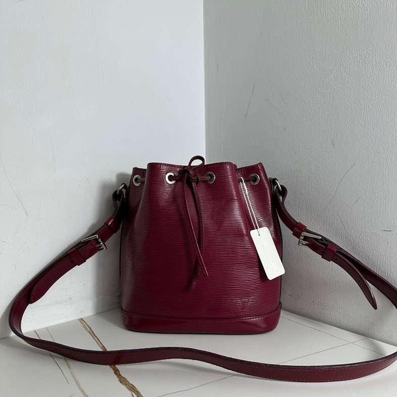 Louis Vuitton Plum Epi Neo Bucket Crossbody Bag