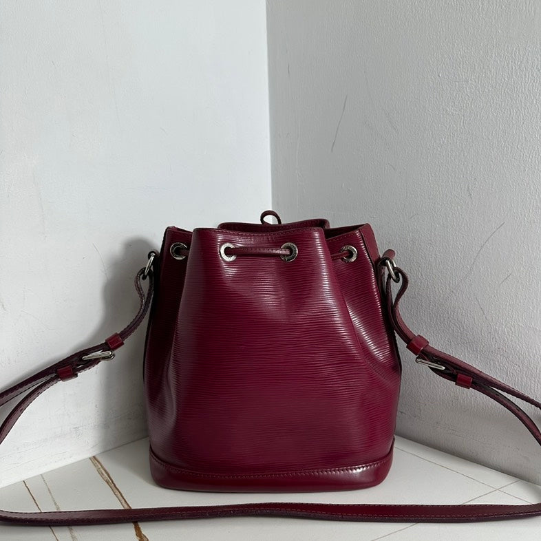 Louis Vuitton Plum Epi Neo Bucket Crossbody Bag