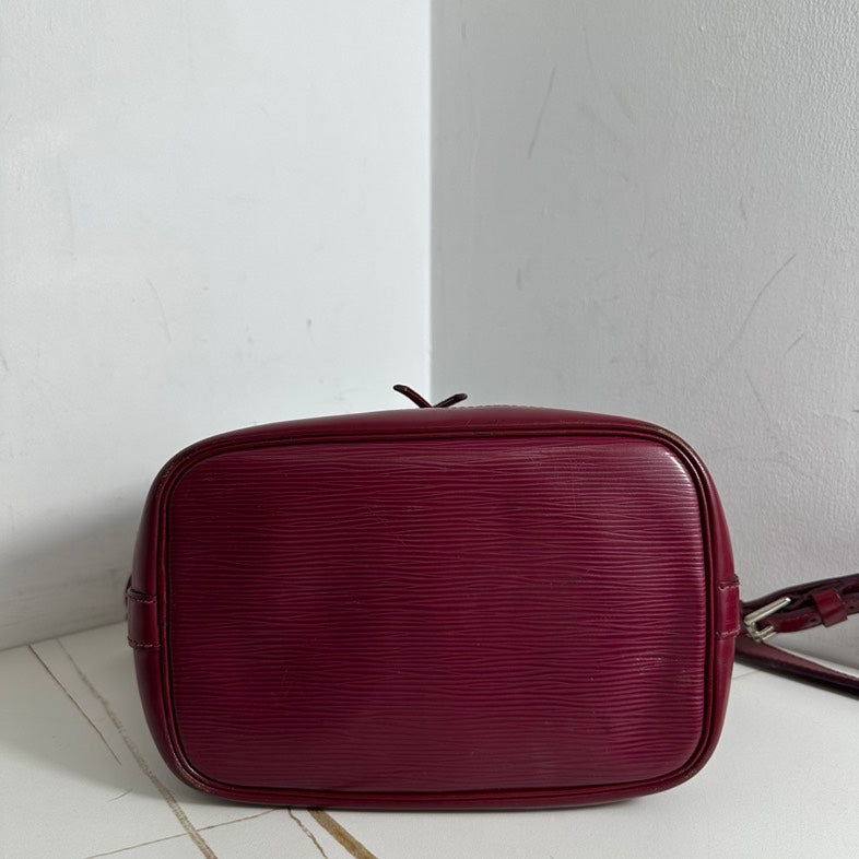 Louis Vuitton Plum Epi Neo Bucket Crossbody Bag