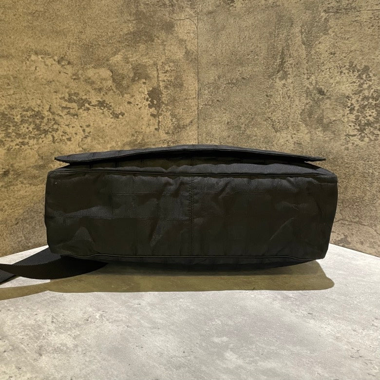 Chanel Messenger Black Canvas Bag Medium
