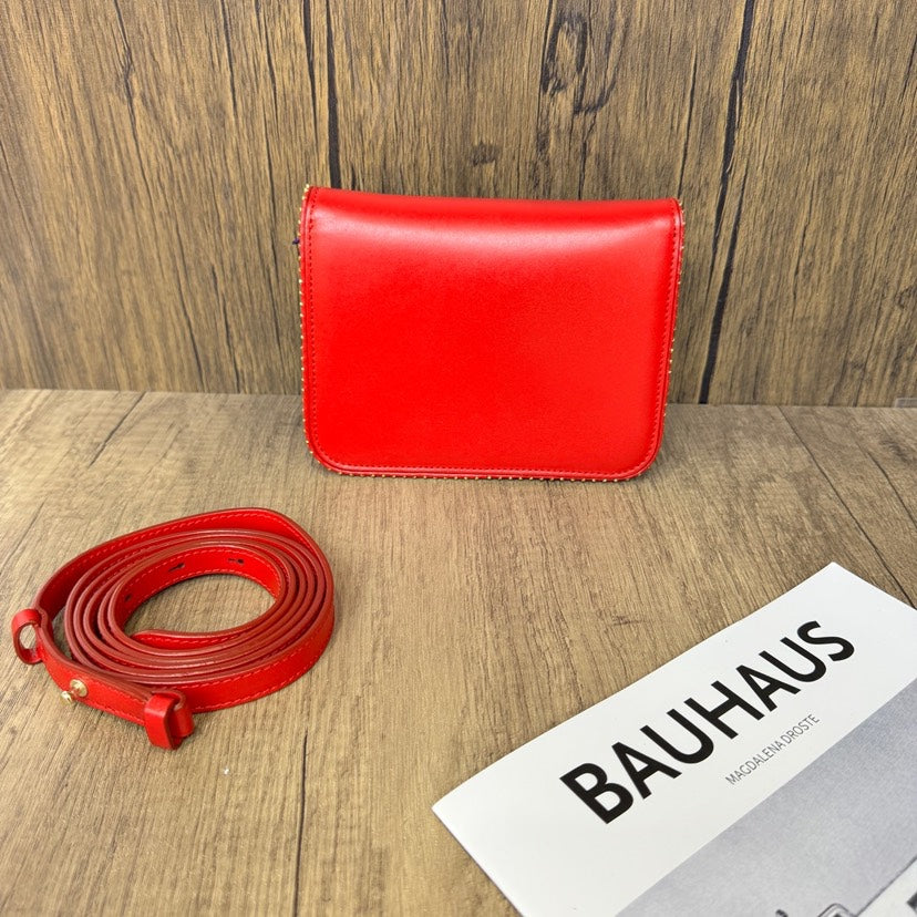 Ferragamo Red Leather Crossbody Bag 17x13x5cm