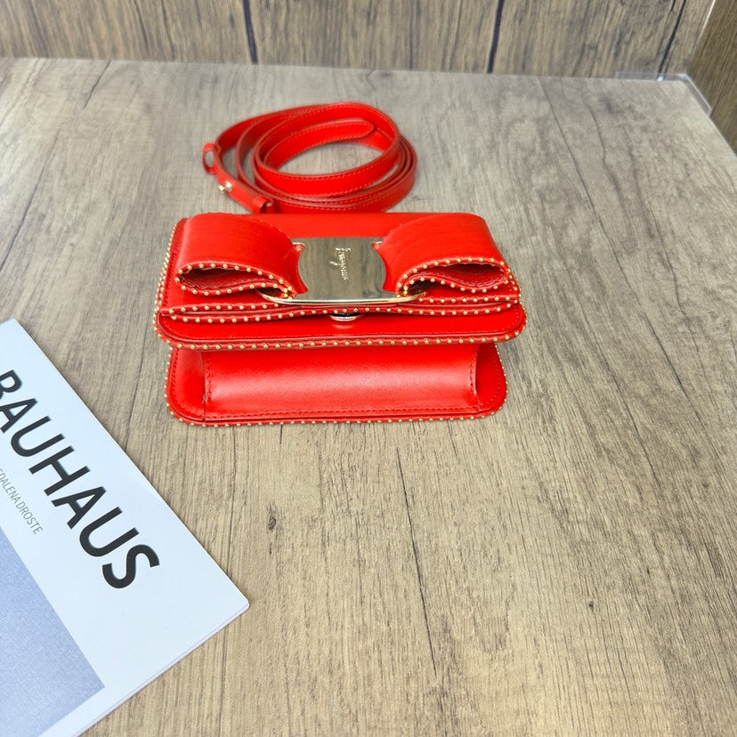 Ferragamo Red Leather Crossbody Bag 17x13x5cm