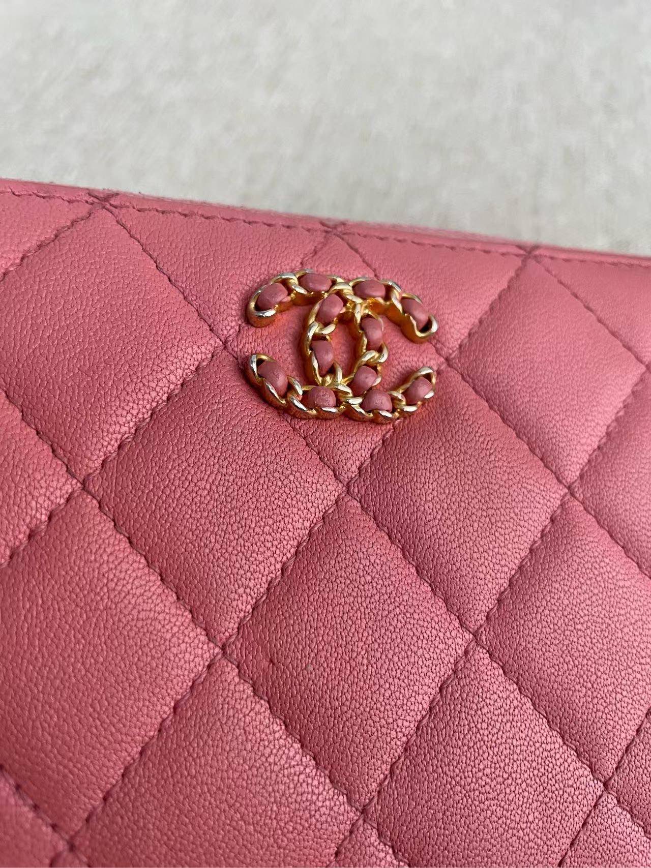 Chanel 2019 Classic Pink Leather Wallet - Vintage Designer Bag
